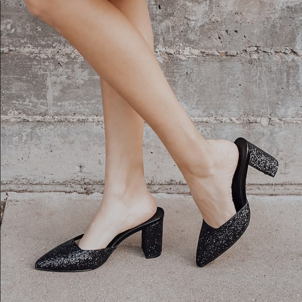 Lulu’s Moliday Black Glitter Mules - Picture 1 of 8